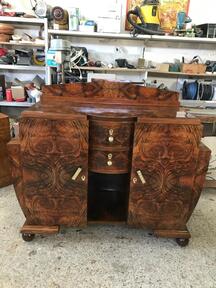 Mueble antiguo de madera - Rafael Moreno