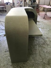 Mueble curvo en taller - Rafael Moreno