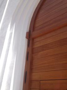 Detalle de puerta con arco - Rafael Moreno
